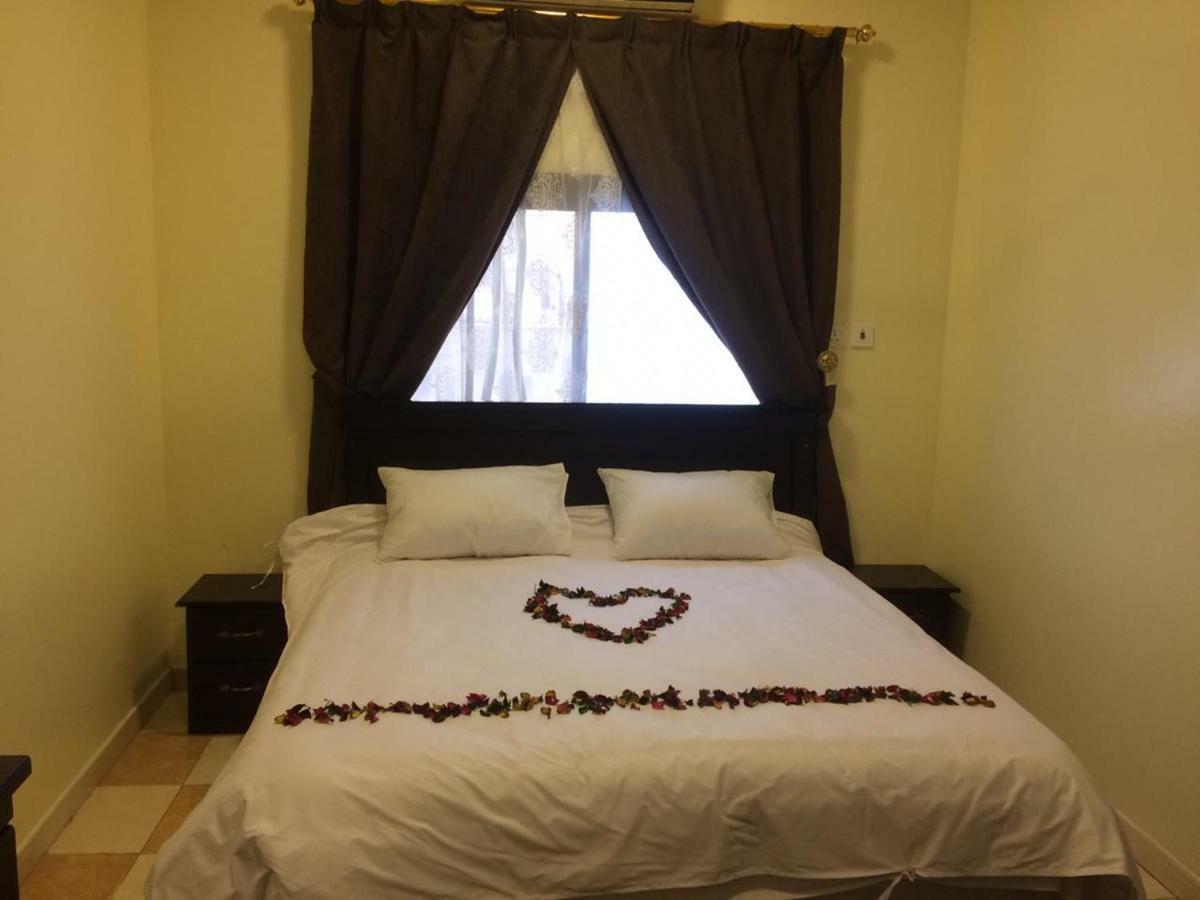 Al Eairy Furnished Apartments - Al Bahah 4 Экстерьер фото