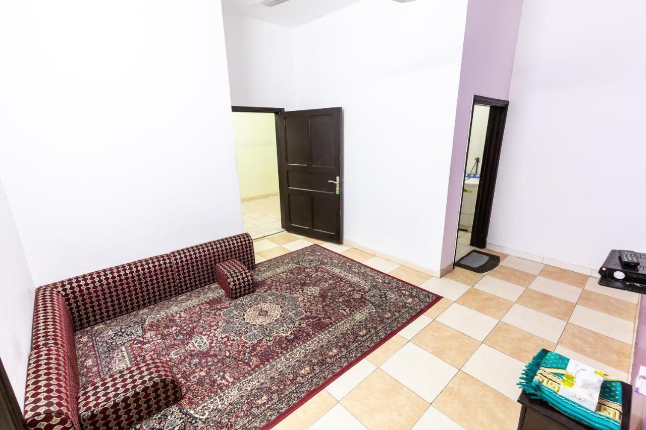 Al Eairy Furnished Apartments - Al Bahah 4 Экстерьер фото